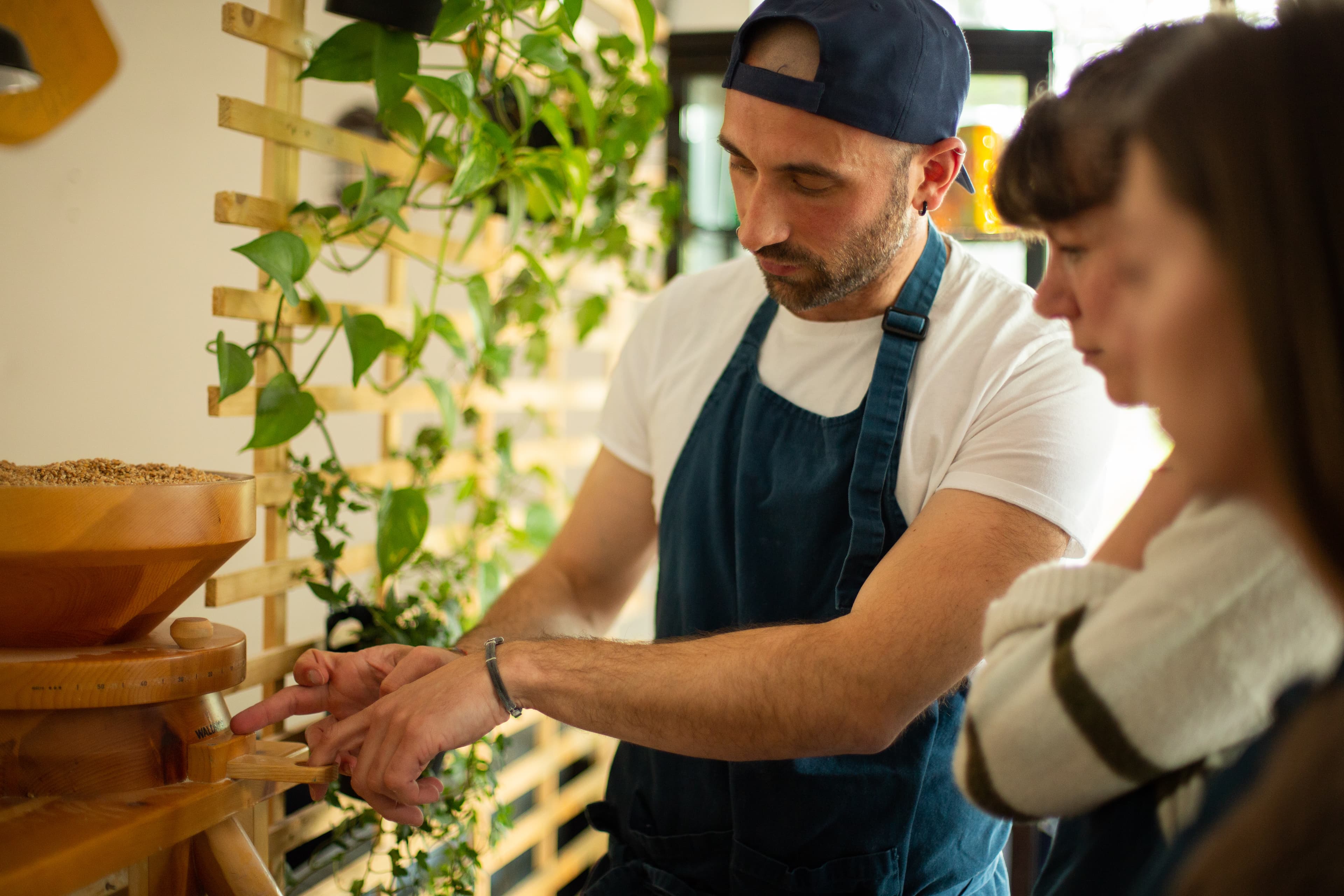 Formation pizzaiolo Lyon — cuisson pizza artisanale au four professionnel EAPPS